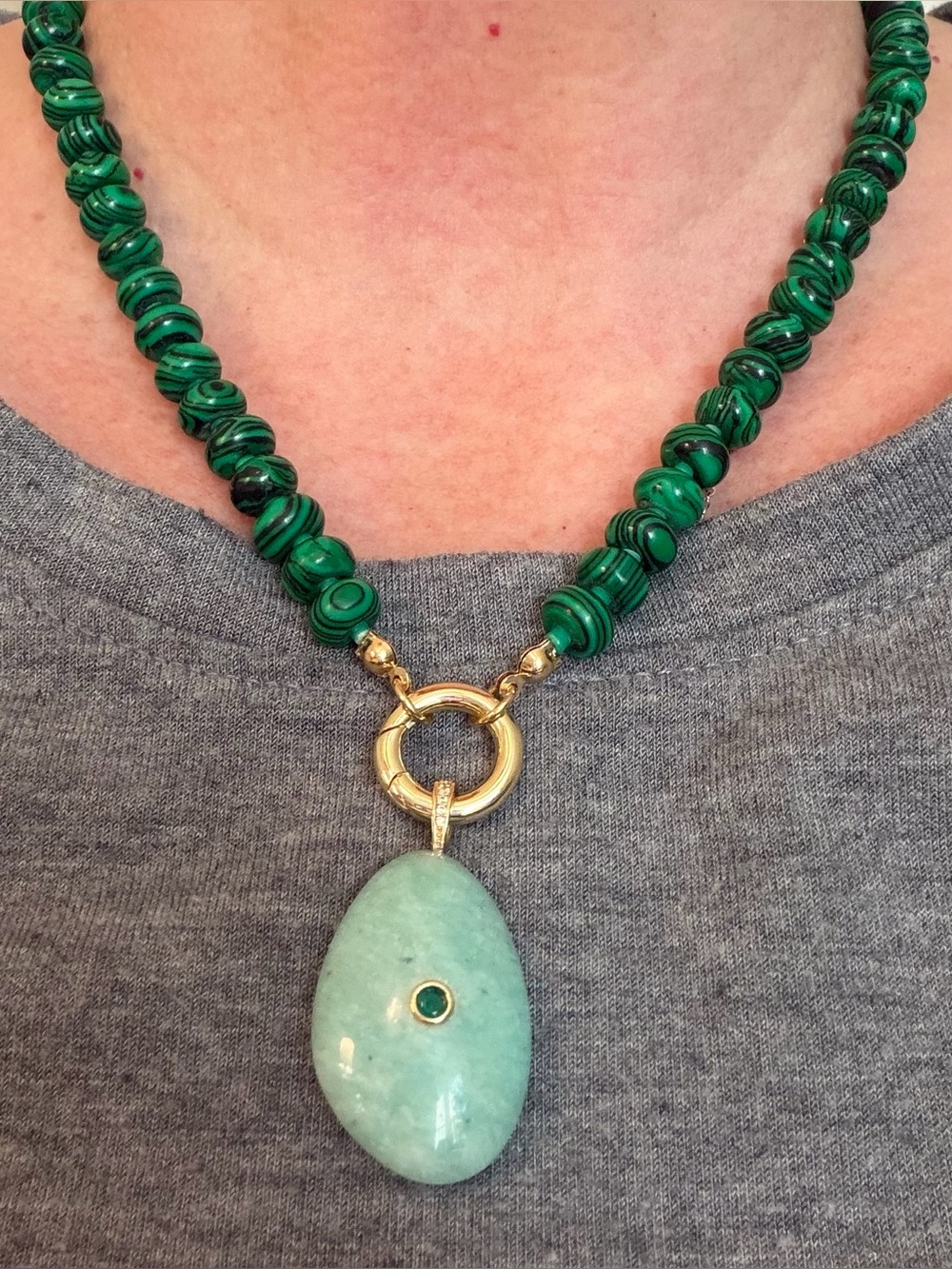 NWOT Natural stone necklace. 16-18” malachite necklace with jade pendant.